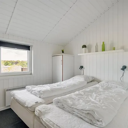 Feriehus Freek - 400m From The Sea By Interhome Lakolk